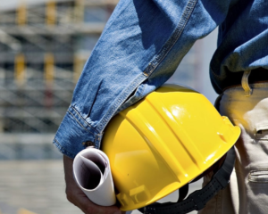 Immagine promozionale del CORSO RLS offerto da Aerreuno, specializzato in corsi di formazione per lavoratori e ambiente. La grafica mette in evidenza elementi chiave del corso, come la sicurezza sul lavoro e le pratiche ambientali sostenibili, rivolgendosi a datori di lavoro, responsabili e dipendenti interessati a migliorare le loro competenze in questi ambiti vitali.