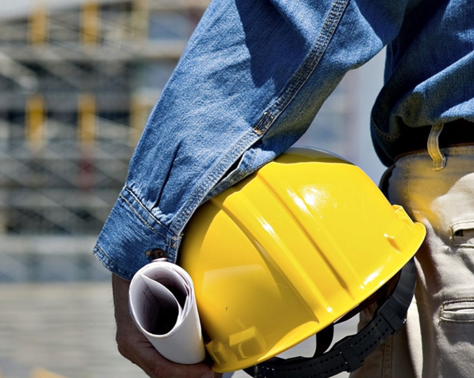 Immagine promozionale del CORSO RLS offerto da Aerreuno, specializzato in corsi di formazione per lavoratori e ambiente. La grafica mette in evidenza elementi chiave del corso, come la sicurezza sul lavoro e le pratiche ambientali sostenibili, rivolgendosi a datori di lavoro, responsabili e dipendenti interessati a migliorare le loro competenze in questi ambiti vitali.